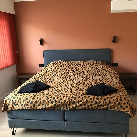 Ros'A Tourist & Business Appartment 登德尔蒙德 外观 照片